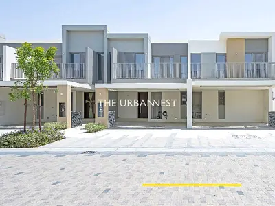 Single Row l Landscaped l Available now