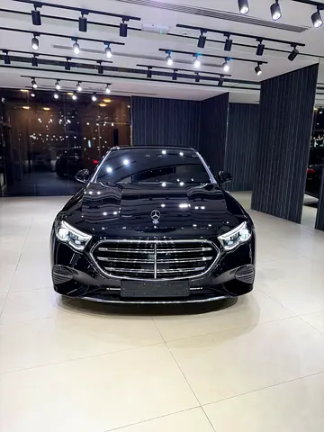 2024 Mercedes-BENZ E-CLASS photo 3
