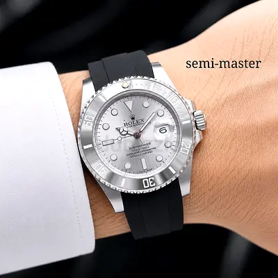 Rolex Submariner style men’s watch with rubber strap - silver dial