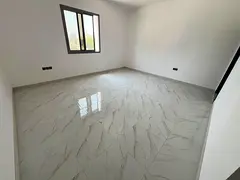 Studio spacieux, idéal pour un premier occupant, disponible à la location annuelle – deuxième r