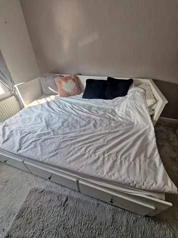 Ikea Hemnes day bed