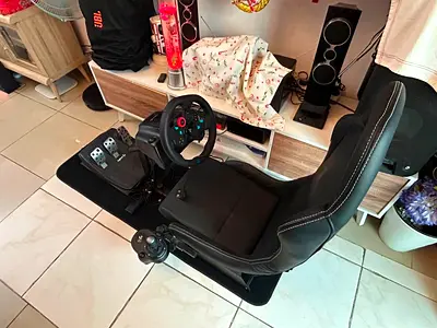 Logitech G923 Racing Simulator