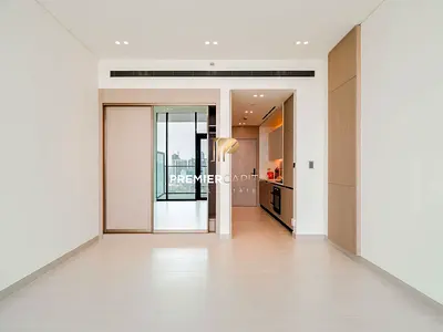 MOVE IN READY | HIGH ROI | MID FLOOR