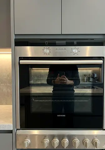 Siemens Latest Model 60cm Built-In Electric Oven