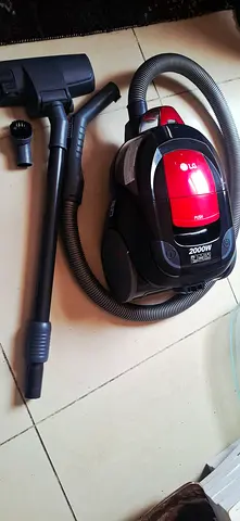 Vacuum cleaner in almost new condition