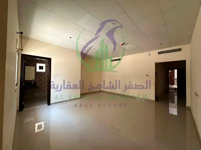 استوديو في المجاز ثلاث مع مطبخ منفصل اول ساكن مساحه واسعه قريب من الكورنيش
