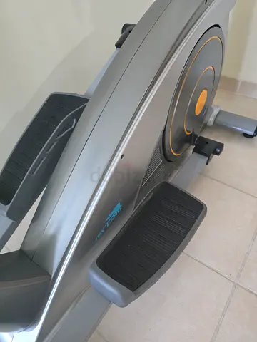 Almost New Elliptical Trainer – Excellent Condition