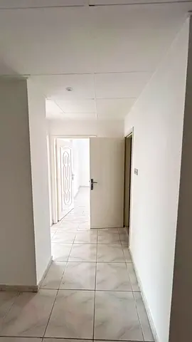 غرفه وصاله تكييف على المالك اطلاله مفتوحه