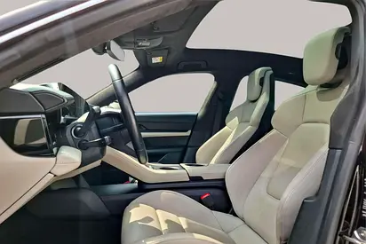 2021 Porsche TAYCAN 照片 11
