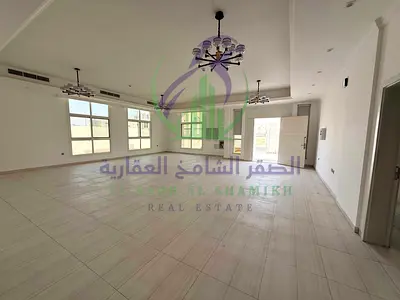 فيلا أول ساكن في العزرة تشطيب ألترا سوبر لوكس مع حديقة واسعة خمس غرف ماستر وتراس بموقع مميز للعائلات