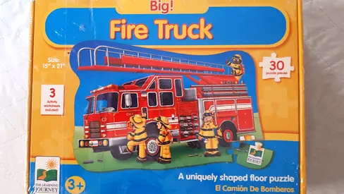 Big! Fire Truck 30-Piece Shaped Floor Puzzle (15 x 21 inches) - Brand New
