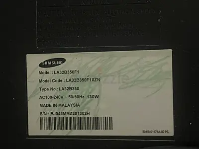Samsung 32" LCD TV – Excellent Condition + Remote Included