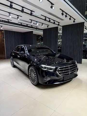 2024 Mercedes-BENZ E-CLASS photo 2