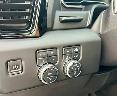 صورة 16 لـ 2024 GMC SIERRA