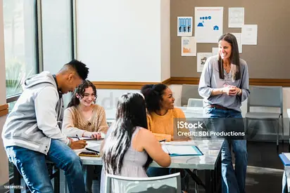 Expert Female English Teacher Available in Nuaimiya