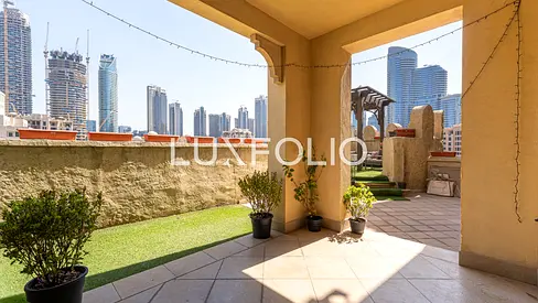 2 + Study | Large Garden | VOT