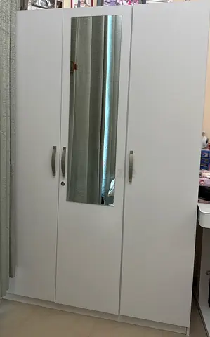 3-Door Wardrobe with Mirror