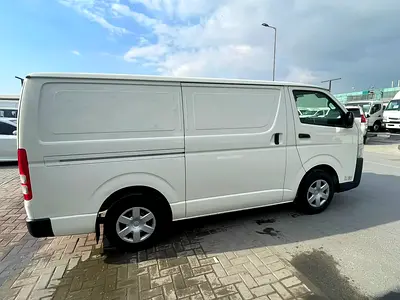 2022 Toyota HIACE 照片 4