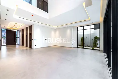 Huge 5 bedroom Villa | Brand New | Lift