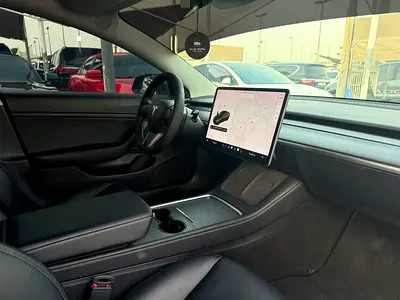 صورة 8 لـ 2021 Tesla MODEL 3