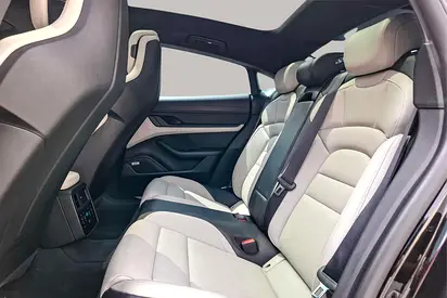 2021 Porsche TAYCAN 照片 12