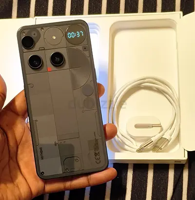 Nothing Phone (3) in good condition with box and charger