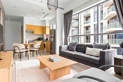 MID FLOOR | VACANT | 2 CHEQUES