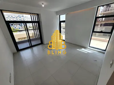 Alluring 1 Bedroom Apartment With Balcony & Parking