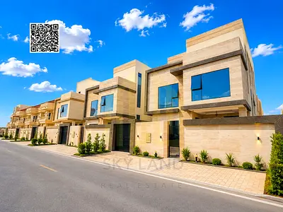 For sale directly from the owner: 3 floors, with a swimming pool, including fees and air conditioning, at a good price, freehold, ready to move in.