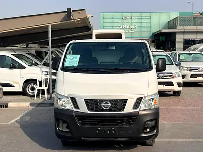 2015 Nissan URVAN — фото 2