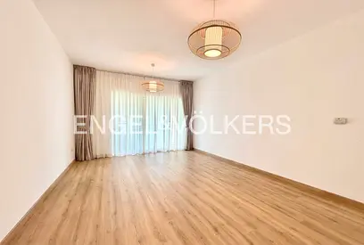 Fully Upgraded l Vacant End of August l Furnished