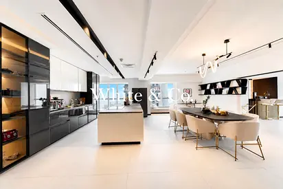 360 Views| Penthouse |Private Pool|Vacant