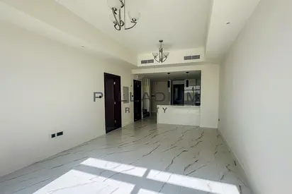 Brand new | Single row | Near tennis court