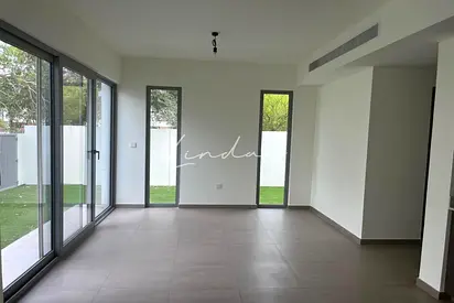 Family Community | Bright | Amenities Nearby