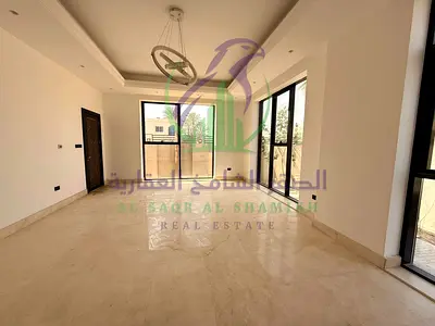 فيلا أول ساكن بالجازات، طابقان وقبو، 6 غرف نوم وملحق خدم، تشطيبات سوبر لوكس، مناسبة للسكن أو النشاط التجاري