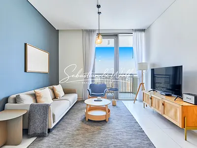 Vacant | Open Creek Island View | Furnished