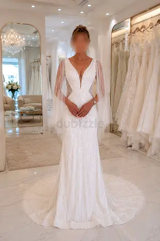 Never worn wedding dress (tag still on!)