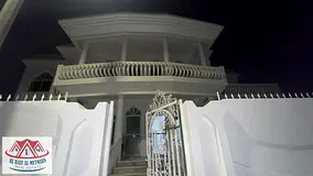 Five-room villa, first floor, separate entrance in Al-Azra