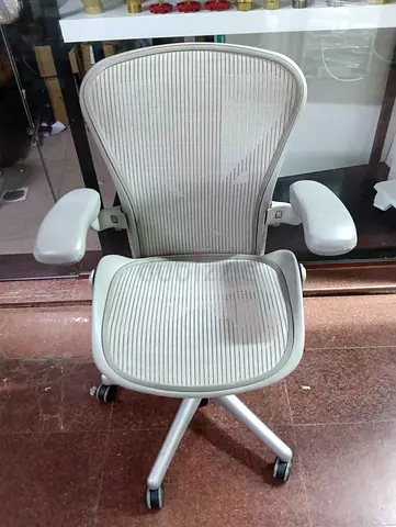 Herman Miller Aeron chair for selling.good condition only little use