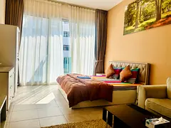 Premium Studio Living | Walk to the Mall DSO