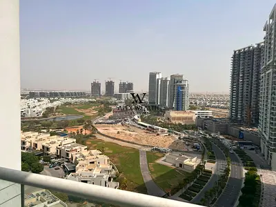 Fully Furnished | Spacious 1br | Mid-Floor