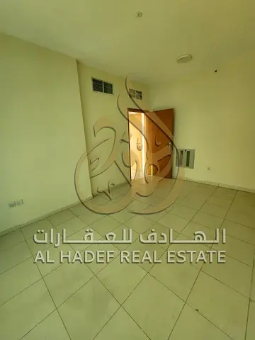للإيجار السنوي – شقة غرفتين وصالة في منطقة أم طرافة | الشارقة ✨🏡