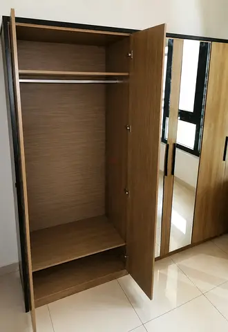 6-door wooden wardrobe with mirrored center panels - excellent like new condition