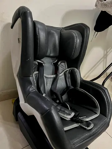Baby seater car