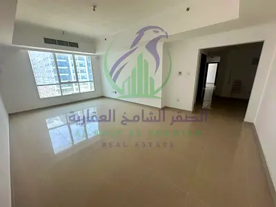 شقة غرفتين وصالة للايجار السنوي في المجاز 2 مع خزائن في الحائط وموقف سيارات وجيم ومسبح بمساحات واسعة وتشطيبات ممتازة مع ستور