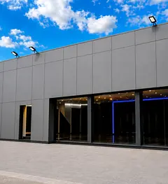 Ready Car Showroom , Key money required