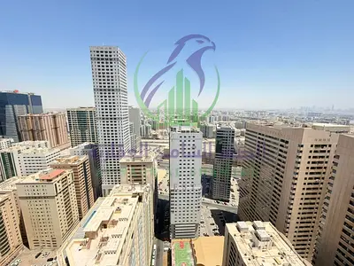 شقة واسعة بغرفة نوم واحدة للإيجار مع شهر مجاني تقع في موقع استراتيجي يربط بين أهم مناطق دبي قريب من كل الخدمات