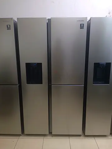 Samsung Stainless Steel Bottom-Freezer Fridge with Water Dispenser (Used)
