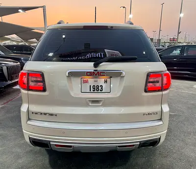 2014 GMC ACADIA 照片 2