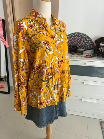 Mustard yellow floral women's blouse, size medium (lightweight)